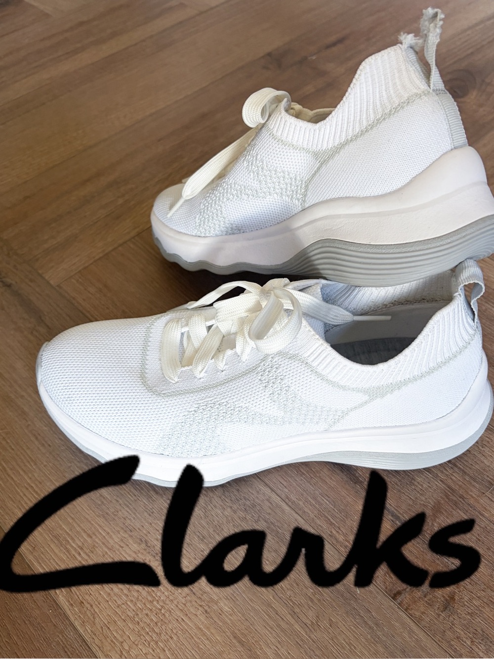 Clarks White Grey Circuit Cloudsteppers Knit Lace Tie Sneakers size 7 No Box